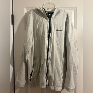 Men’s Nike sweatshirt